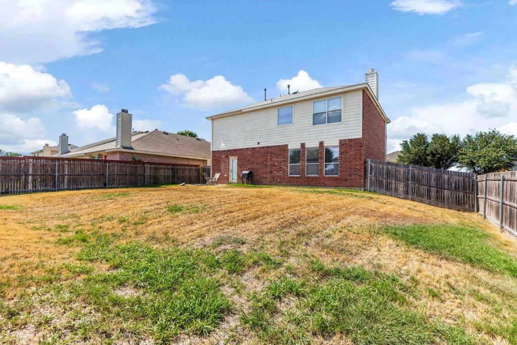 Lovely 5 Bedroom Home! 15 Min To At&T Stadium! Grand Prairie Exterior photo